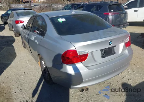 2008 BMW 328I z USA, uszkodzony, nr VIN WBAVA33548KX87995